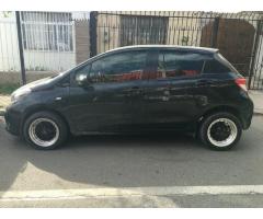 Toyota New yaris sport GLI 1.3 año 2013