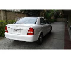 Mazda 323 año 2003