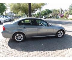 BMW 320IA 2.0 AT 2011