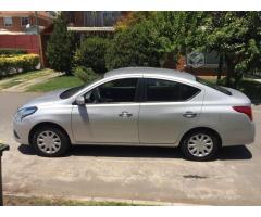 Nissan versa como nuevo...