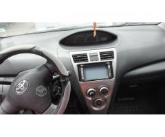 Toyota yaris sedan 2010