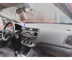Kia rio 5 2015