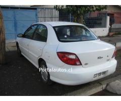 Vendo Kia Rio Automático 2002