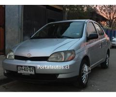 Toyota yaris d/h año 2001