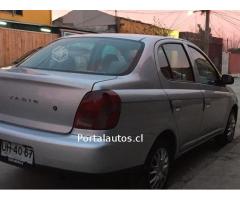 Toyota yaris d/h año 2001