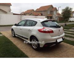 Renault Megane III, año 2011, con Kit deportivo. Conversable