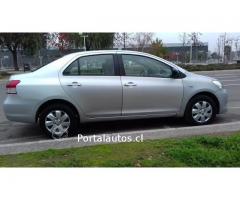 Toyota yaris xli año 2011