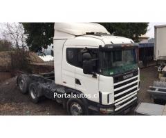 Se vende Camión Scania Serie 4 360 HP Blanco.