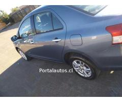 Toyota yaris 2011