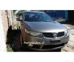 Vendo Kia Cerato c sx full 2011