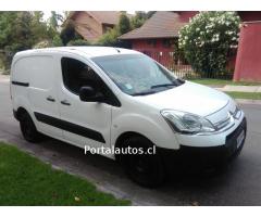 Neumáticos nuevos, sensor de retroceso