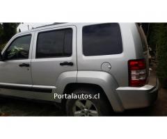 JEEP Cherokee 2010 por apuro