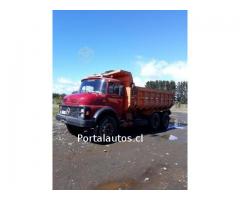 Camion Mercedes Benz