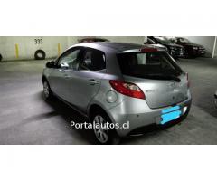 MAZDA 2 UNICA DUEAÑ