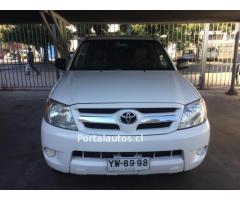 Camioneta Toyota Hilux 2007 4x2 D/C Cúpula Carryboy