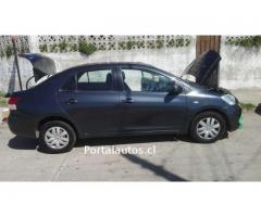 Yaris 2010 full equipo al dia