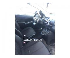 Vende auto mazda 2 Sport en excelente estado.