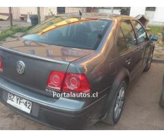 VW BORA  2010 Automático