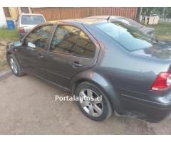 VW BORA  2010 Automático