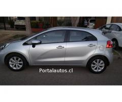 Vendo Kia Rio 5 1.4L 6MT DAB ABS AC Full equipo