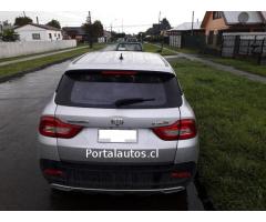 Se vende Suv con prenda